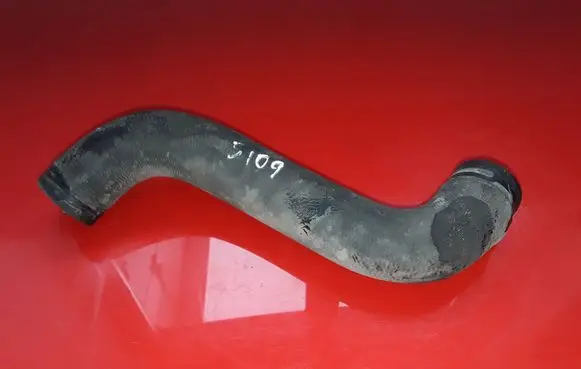 Volkswagen Polo IV 9N3 Engine coolant pipe/hose NOCODE