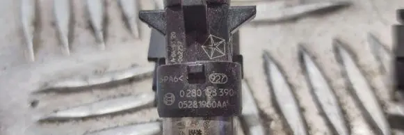 Dodge Challenger Fuel injector 0280158390