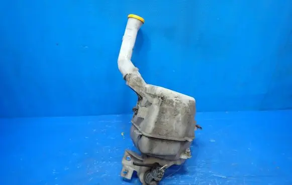 Mazda 3 II Windshield washer fluid reservoir/tank 860142781 BBM467480 K0036