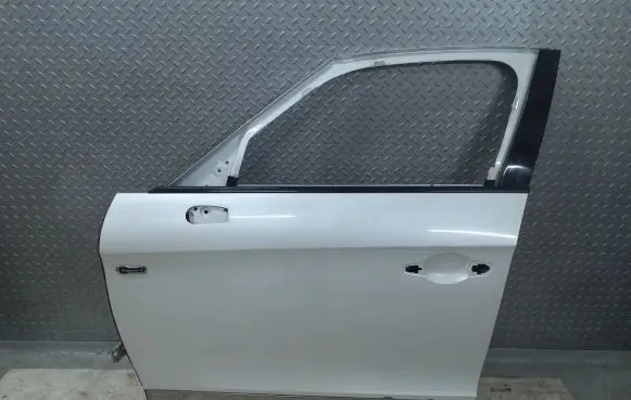 Citroen DS5 Front door 9687402580