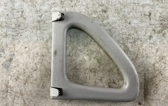 Mitsubishi Pajero Sport I Front interior roof grab handle Mb692704