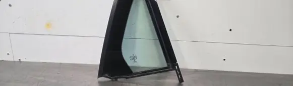 Rear vent window glass
