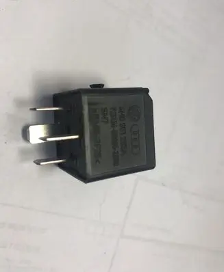 Opel Zafira B Other relay 4H0951253A