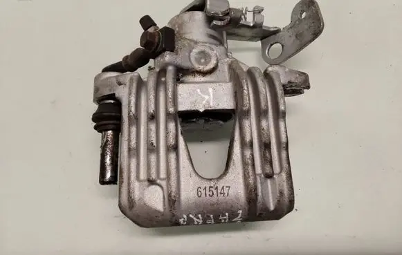Opel Zafira A Rear brake caliper 