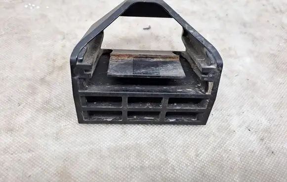 BMW X3 F25 Radiator mount bracket 7593779