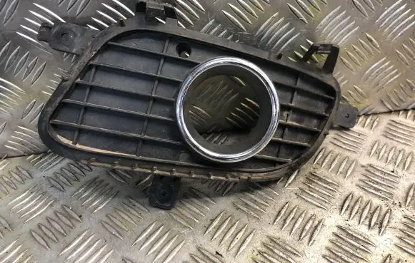 Mercedes-Benz A W169 Fog light bracket 