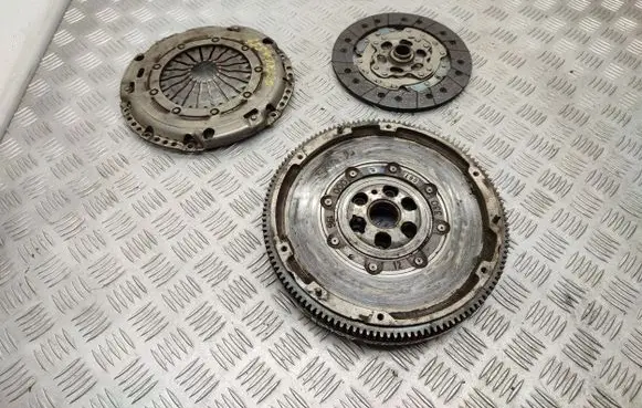 Skoda Octavia Mk3 (5E) Clutch set kit 04C141025E