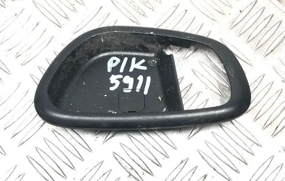 Hyundai i10 Front door handle cover 826110X000