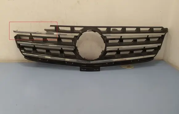 Mercedes-Benz ML W166 Front bumper upper radiator grill A1668800123