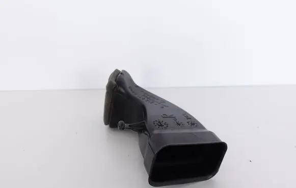 Mercedes-Benz CLS C218 X218 Air intake duct part A2128310445