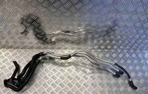 Engine coolant pipe/hose