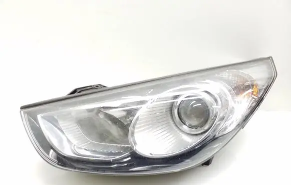 Hyundai ix35 Headlight/headlamp 921012Y