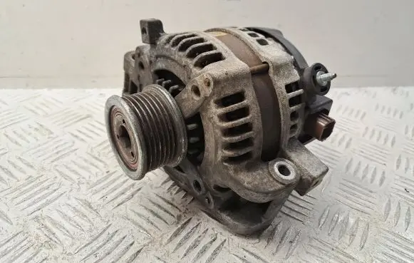 Toyota Avensis T250 Generator/alternator 270600G011 1042104521