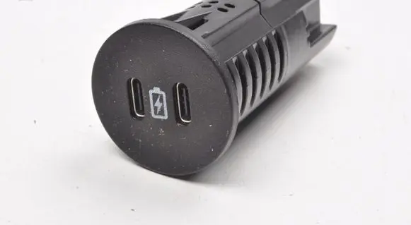 Ford Puma USB socket connector PU5T-19J211-AA