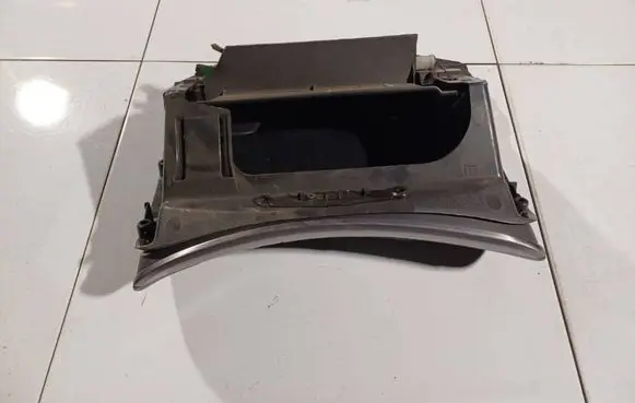 Volvo S60 Glove box 8650374
