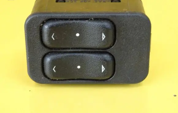 Opel Zafira A Electric window control switch 90561088 13363201