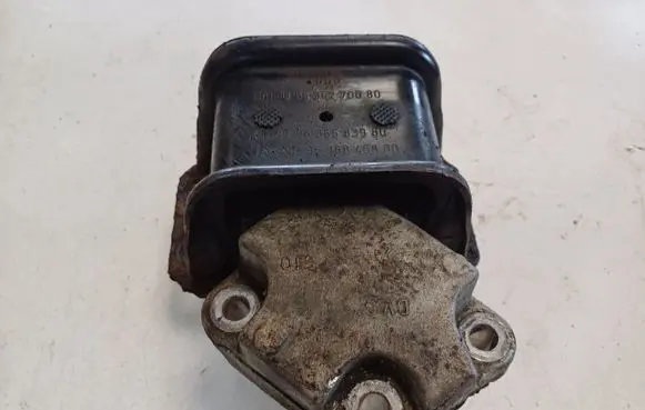 Citroen C4 I Engine mount bracket 9636270080