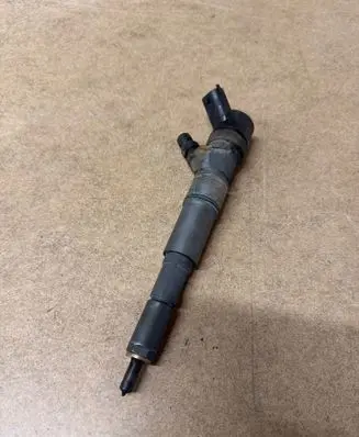 BMW 5 E39 Fuel injector 7785984