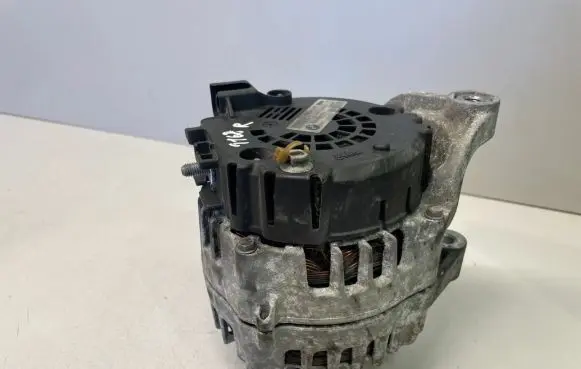 BMW 5 F10 F11 Generator/alternator 8507624