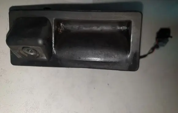 Volkswagen PASSAT B6 Tailgate handle with camera 5N0827566D