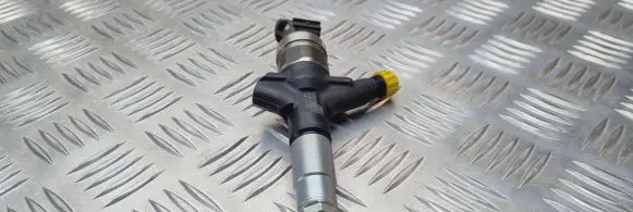 Subaru Forester SH Fuel injector 16613AA030 12M09701 NM9057513