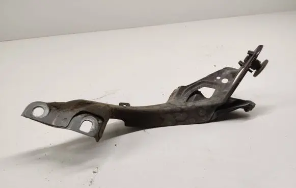 Fender mounting bracket