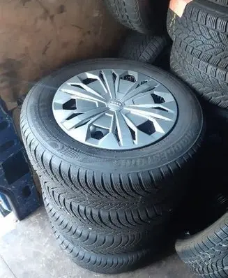 Volkswagen Tiguan R17 steel rim 5QF601027G