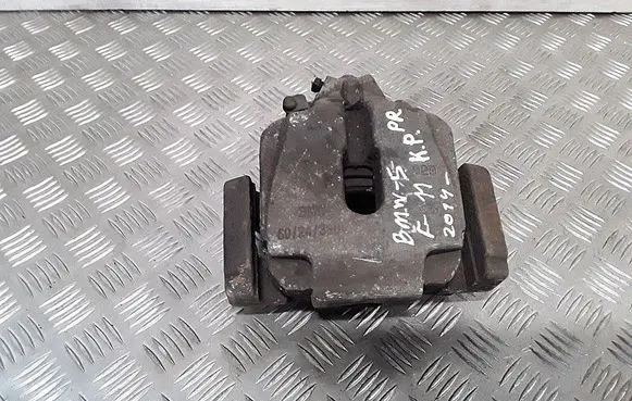 BMW 5 F10 F11 Front brake caliper 6024330