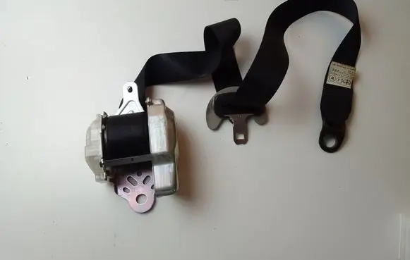 Toyota Corolla Verso AR10 Front seatbelt 070319