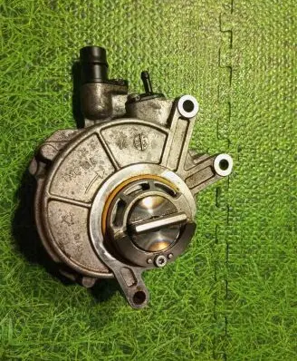 BMW X5M E70 Vacuum pump 8605976