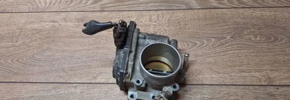 Toyota Avensis T250 Throttle valve 2203028050