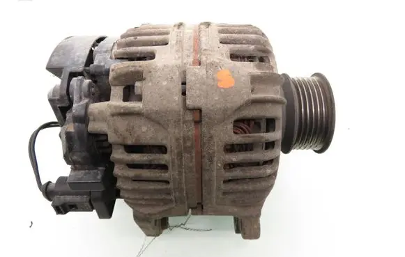 Volkswagen Golf IV Generator/alternator 0124325003 028903028D