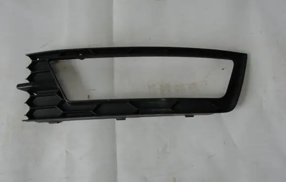 Skoda Rapid (NH) Front bumper lower grill 5JA807681