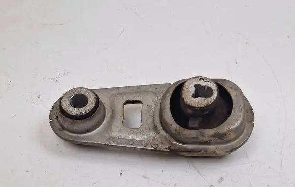 Nissan Qashqai Engine mount bracket 112383734R