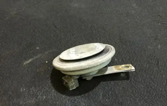 Mitsubishi Carisma Horn signal
