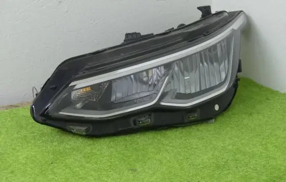 Volkswagen Golf VIII Headlight/headlamp 5H1941005B