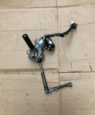 Toyota RAV 4 (XA30) Steering wheel axle R0006728101