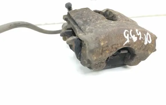 Volkswagen Golf Plus Front brake caliper