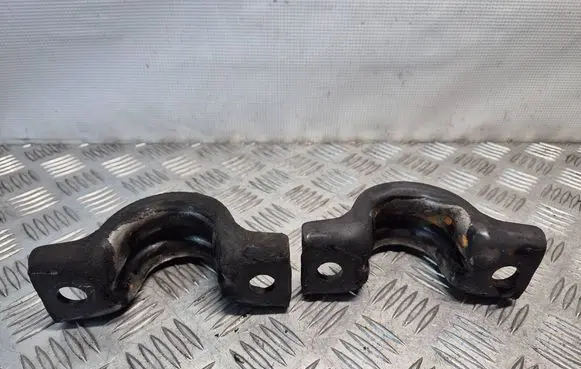 Jeep Grand Cherokee (WK) Sway bar bush bracket, front 