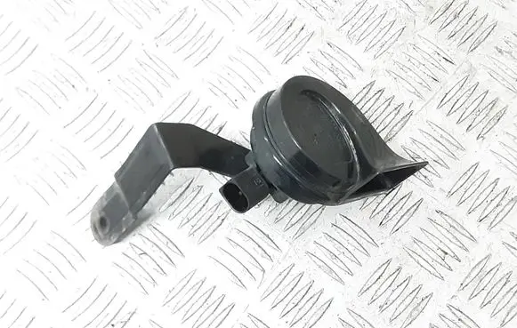 Audi Q3 8U Horn signal 8U0951209