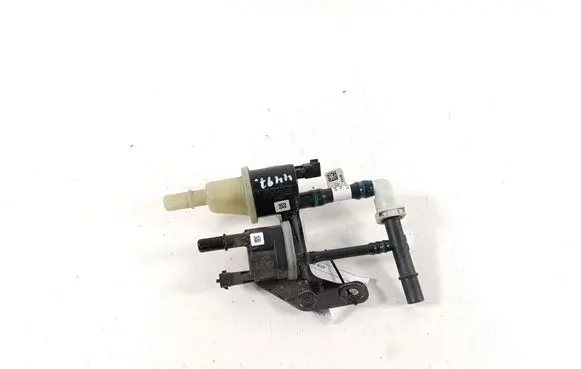 Ford Kuga III Valve LX689E817EC