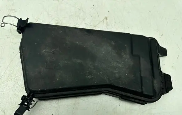Mercedes-Benz E W212 Fuse box cover A2125400382