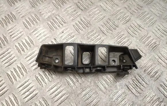 Volkswagen Touareg II Front bumper mounting bracket 7P6807183F