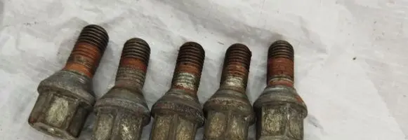 Opel Astra G Nuts/bolts 