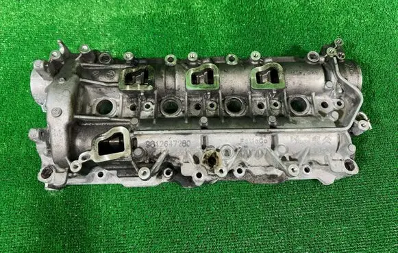Peugeot 3008 II Camshaft 9812647280