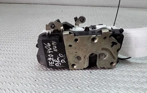 Peugeot 406 Front door lock 