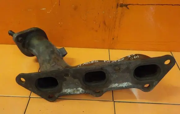 Mitsubishi Pajero Exhaust manifold 1MB85