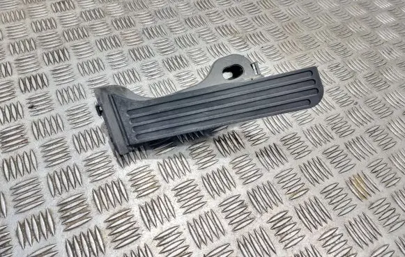 Volkswagen PASSAT B7 Accelerator throttle pedal 1K1723503AP 6PV01103906 1023812