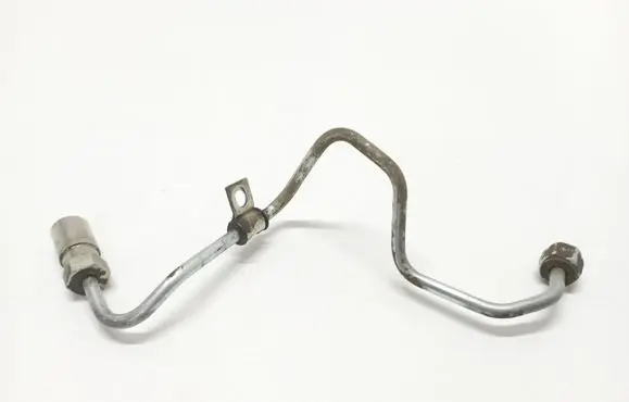 Mitsubishi Pajero Fuel injector supply line/pipe 