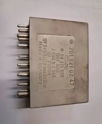 Mercedes-Benz E W124 Other relay 2018210247